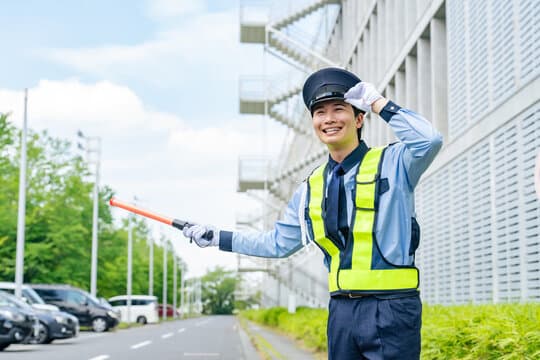 交通誘導警備の仕事内容イメージ写真